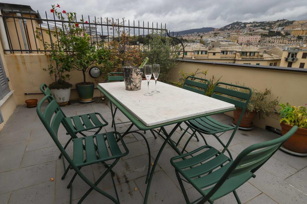 Altido Apt For 3 With Rooftop Balcony And Lovely Cityview Genoa Bagian luar foto
