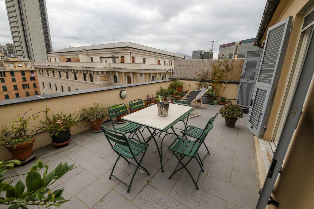 Altido Apt For 3 With Rooftop Balcony And Lovely Cityview Genoa Bagian luar foto